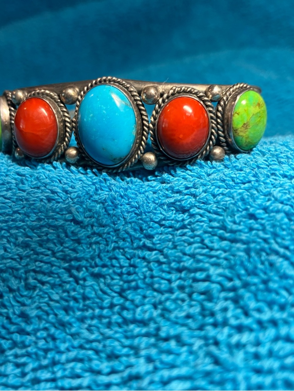Vtg Sleeping Beauty Turquoise & Coral Multi-Stone Sterling Native Cuff Bracelet - Picture 16 of 16
